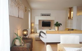 Apartment 66 - Stylisches Apartment Mit Balkon & Toplage In Brixen